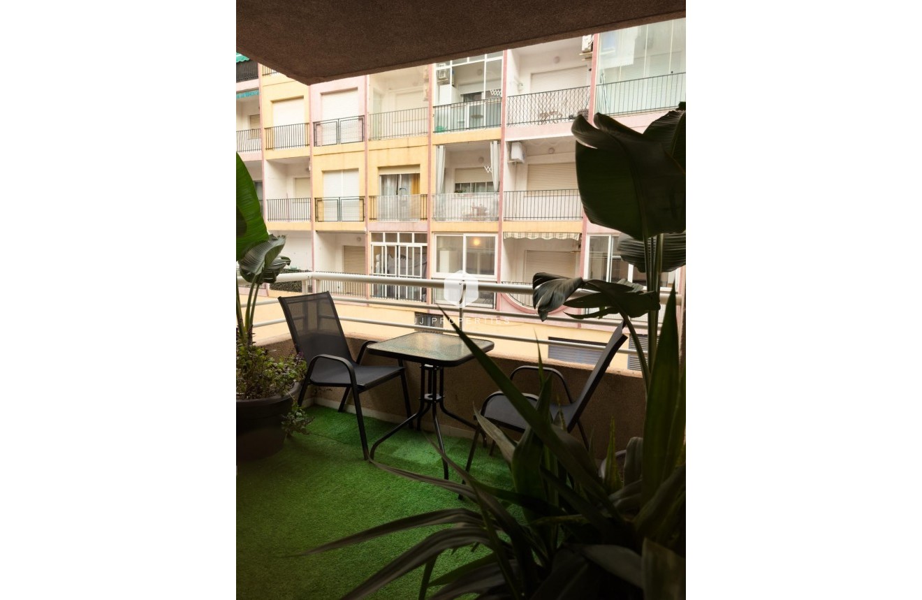 Tweedehands - Appartement / flat -
Torrevieja - Centro