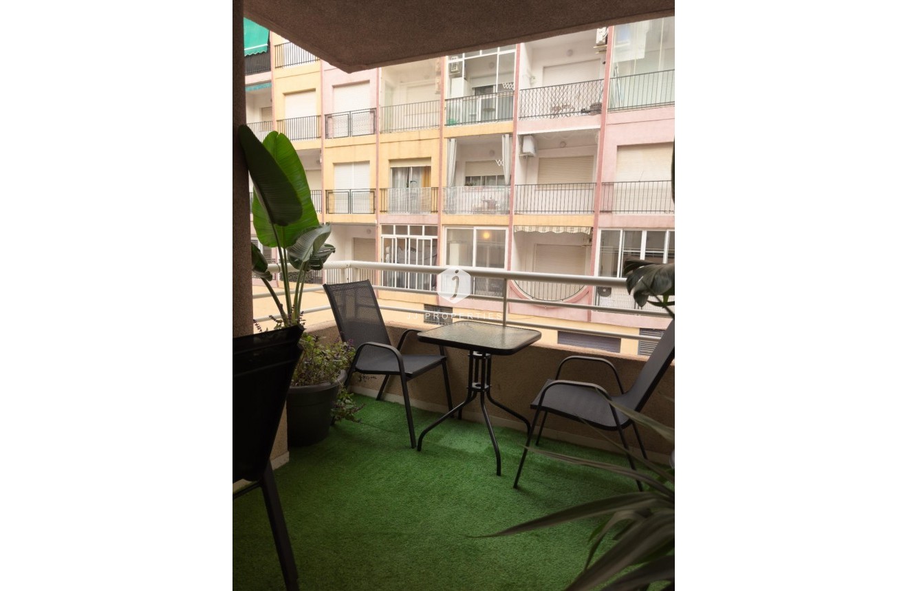 Tweedehands - Appartement / flat -
Torrevieja - Centro