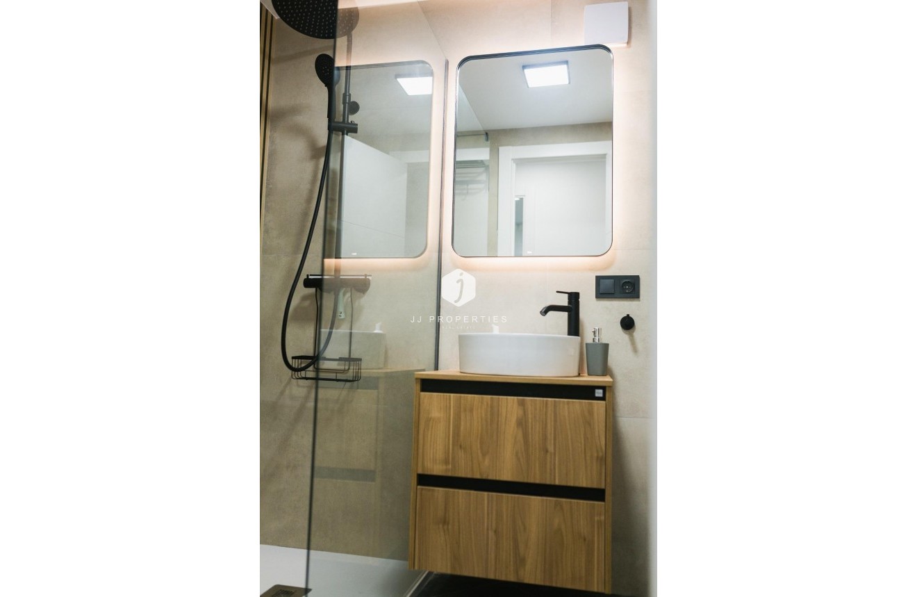 Tweedehands - Appartement / flat -
Torrevieja - Centro