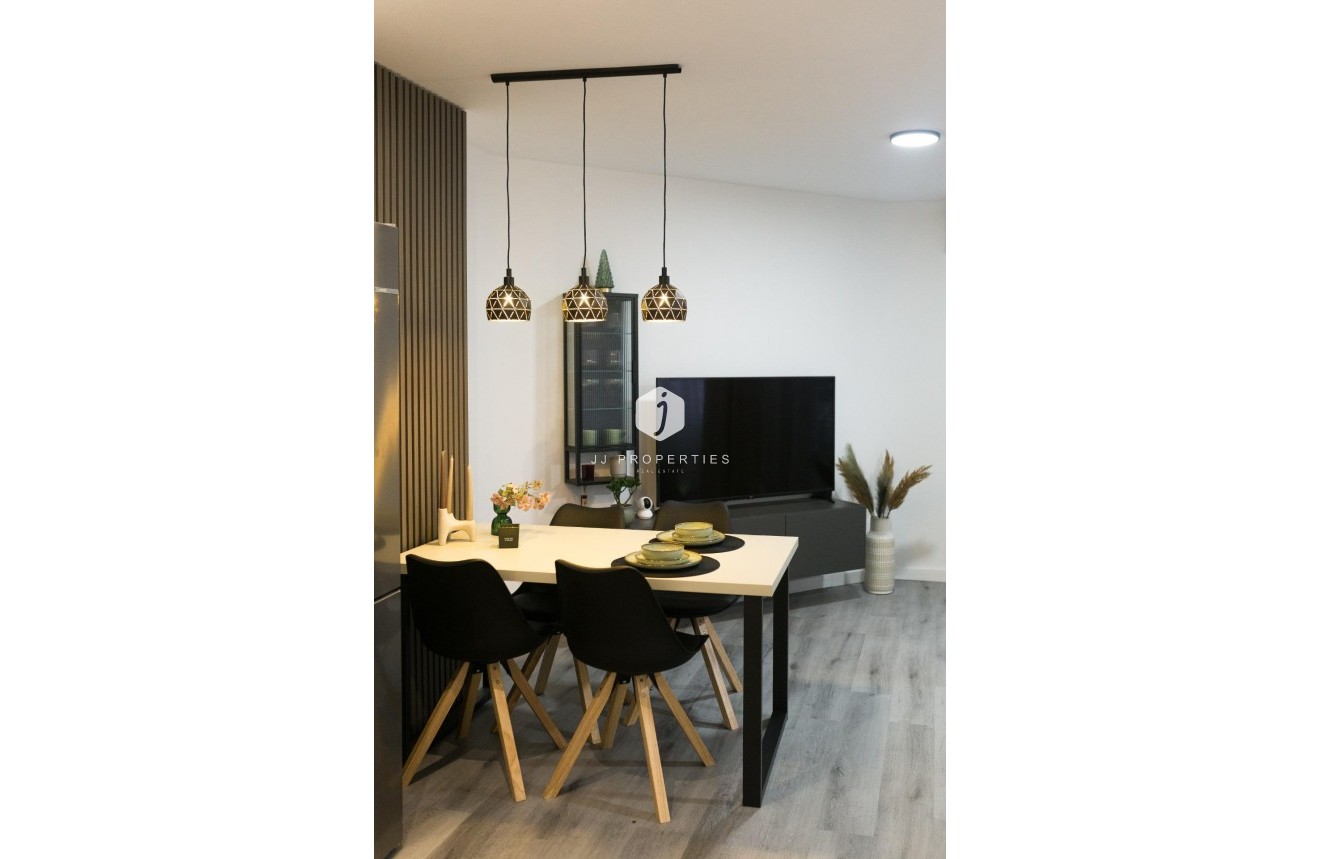 Tweedehands - Appartement / flat -
Torrevieja - Centro