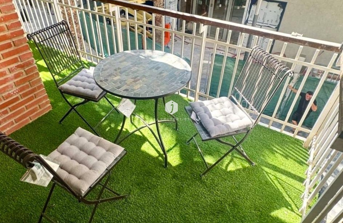 Segunda mano - Apartamento / piso -
Torrevieja - Centro - Muelle Pesquero