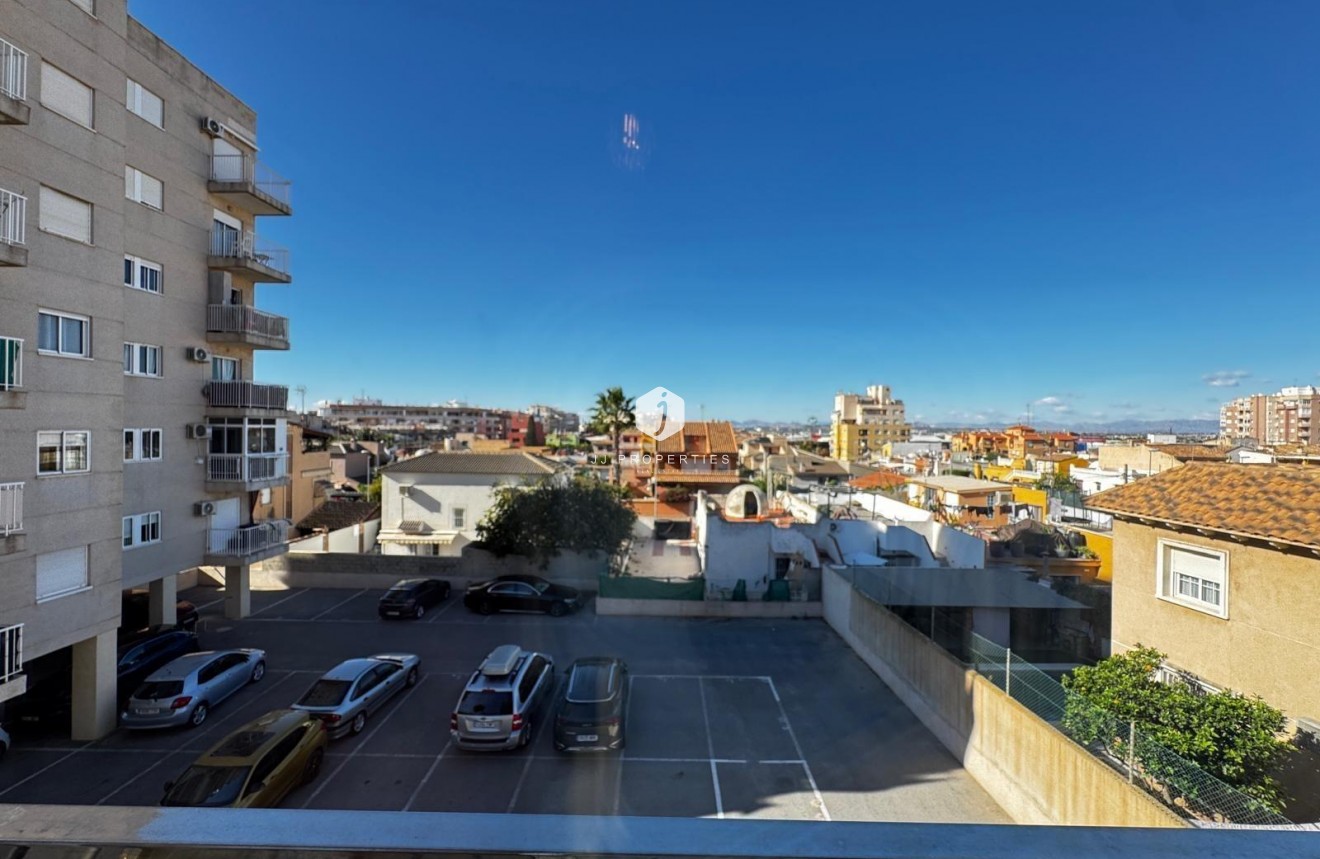 Z drugiej ręki - Mieszkanie w bloku -
Torrevieja - Playa del Cura