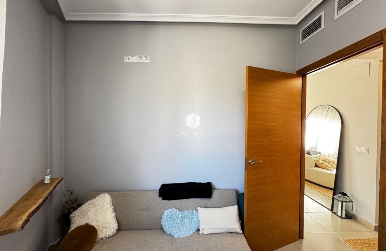 Z drugiej ręki - Mieszkanie w bloku -
Torrevieja - Playa del Cura