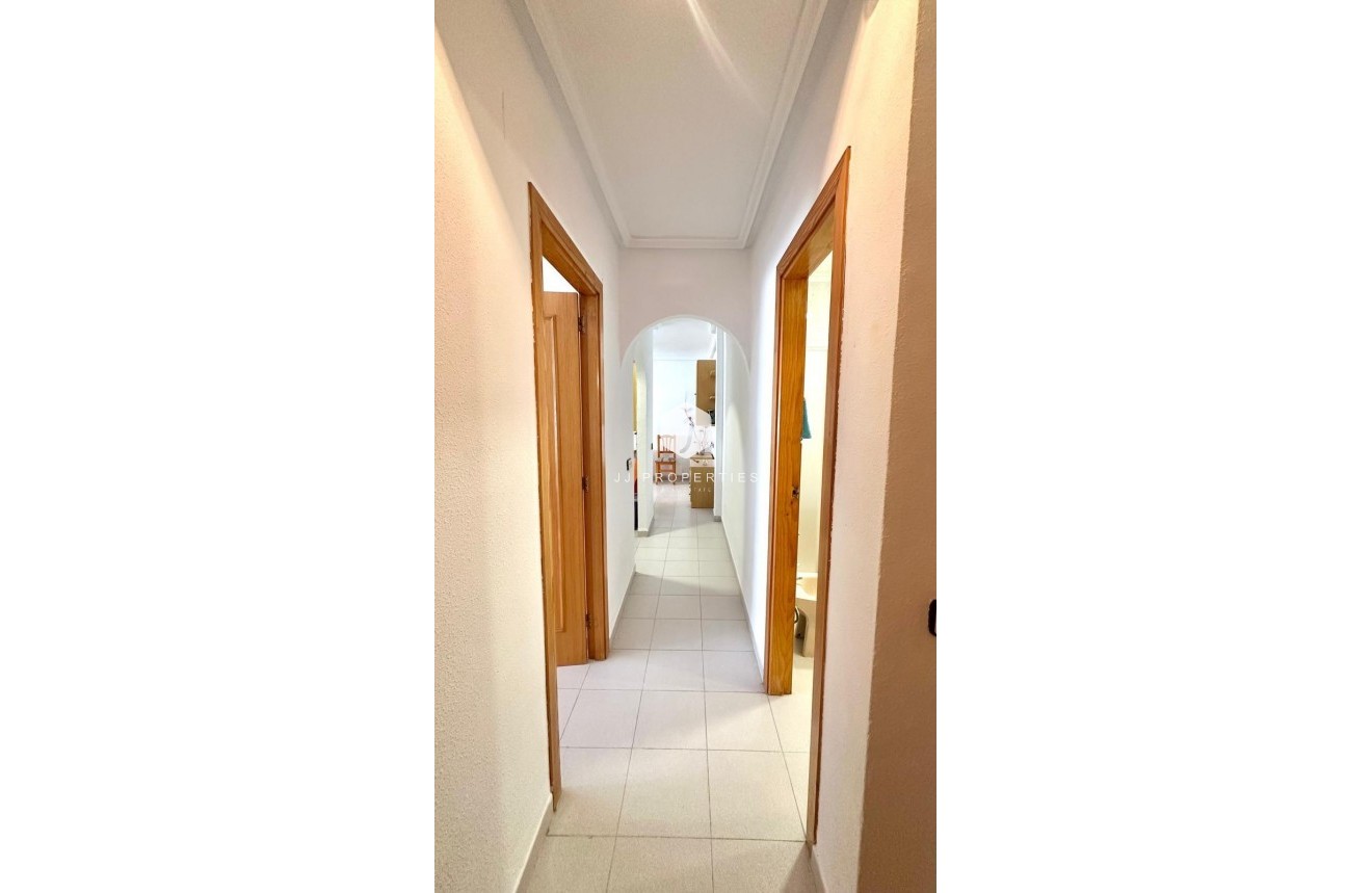 Z drugiej ręki - Daszek -
Torrevieja - Acequion
