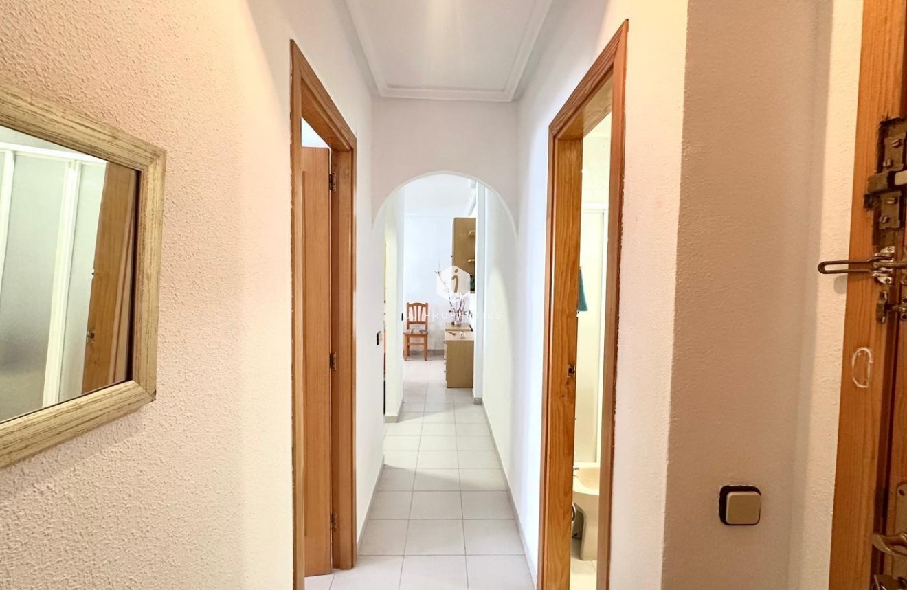 Z drugiej ręki - Daszek -
Torrevieja - Acequion