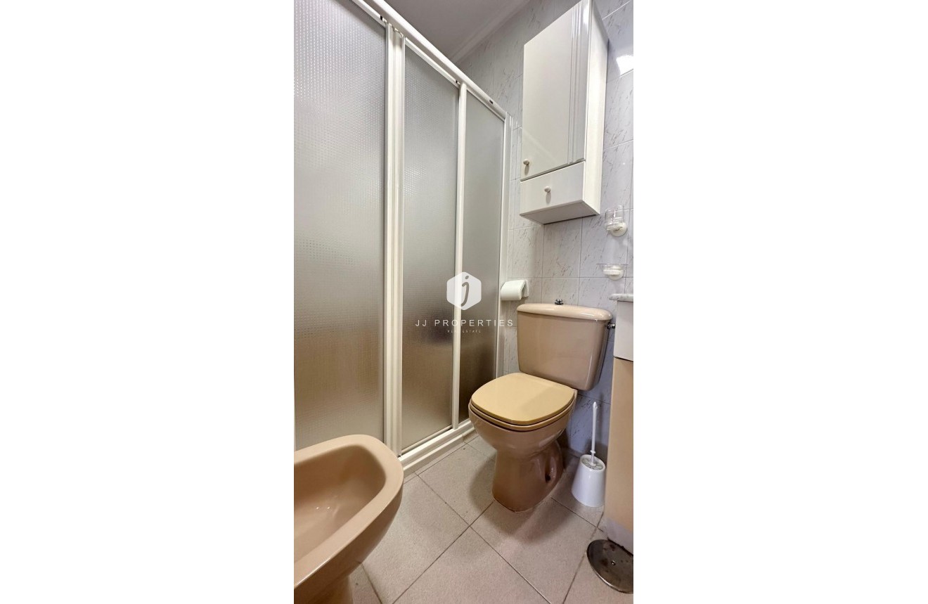 Z drugiej ręki - Daszek -
Torrevieja - Acequion