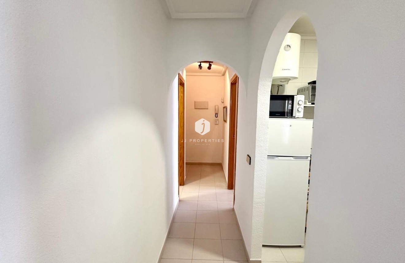 Z drugiej ręki - Daszek -
Torrevieja - Acequion
