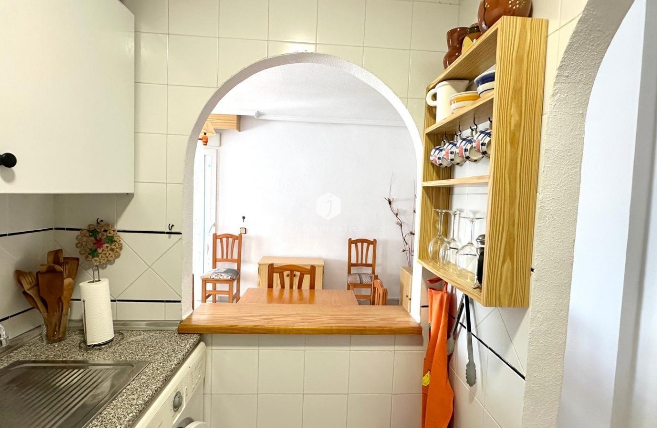 Z drugiej ręki - Daszek -
Torrevieja - Acequion