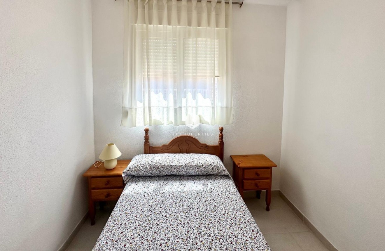 Z drugiej ręki - Daszek -
Torrevieja - Acequion