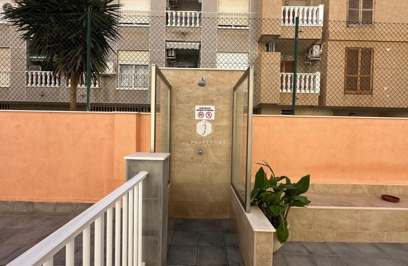 Z drugiej ręki - Daszek -
Torrevieja - Acequion
