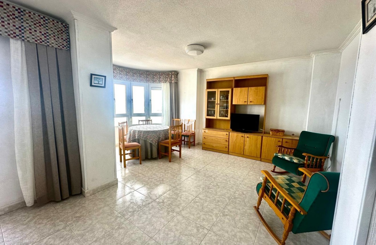 Z drugiej ręki - Mieszkanie w bloku -
Torrevieja - Centro