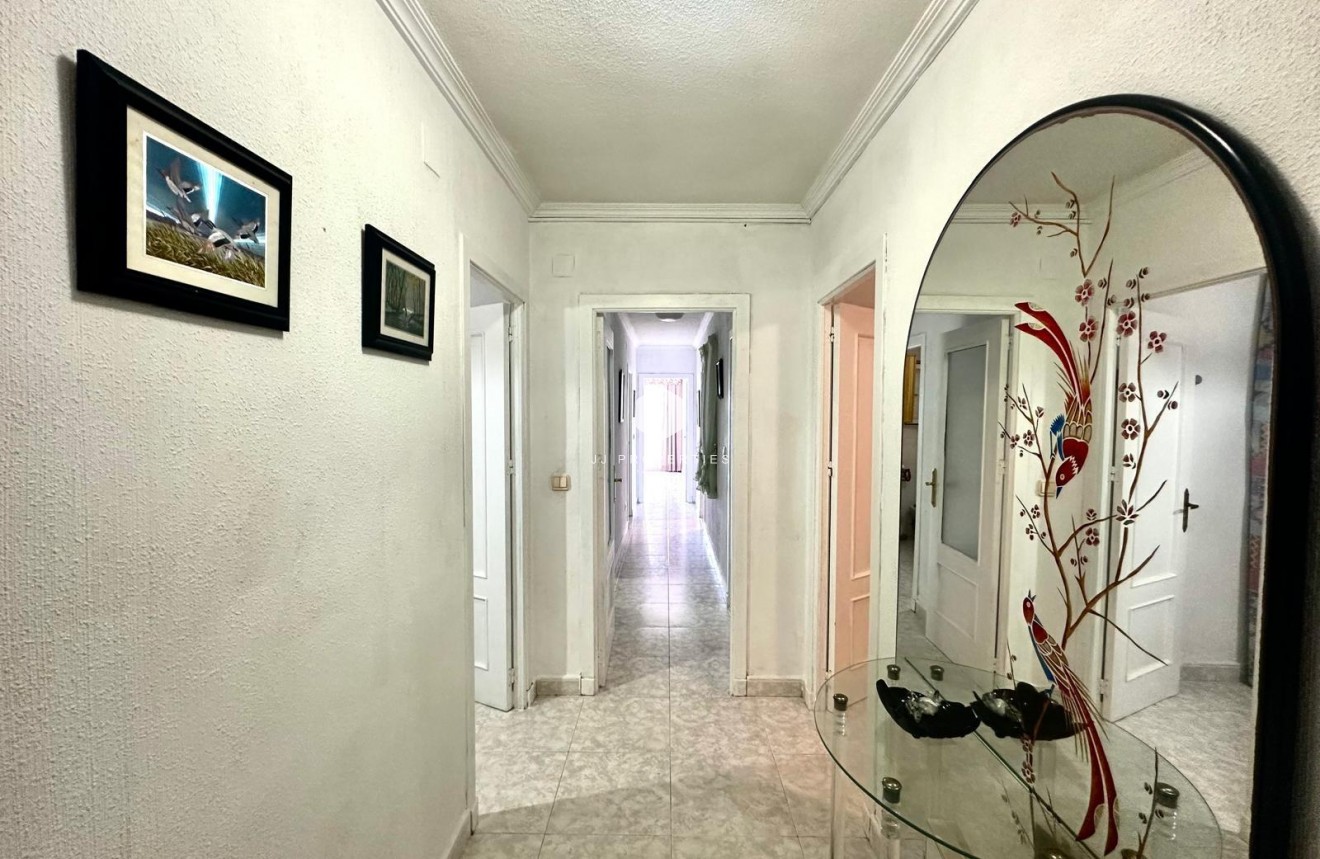Z drugiej ręki - Mieszkanie w bloku -
Torrevieja - Centro
