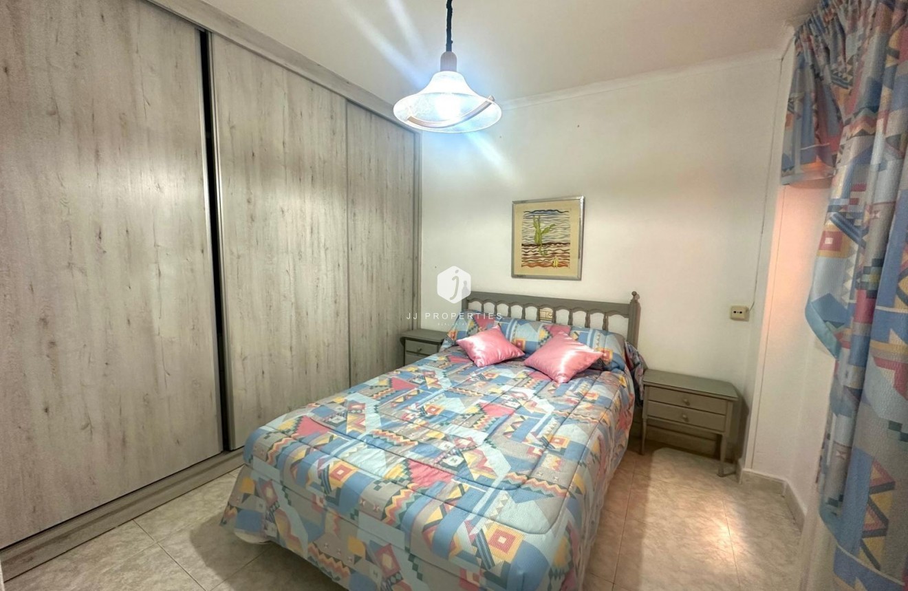 Z drugiej ręki - Mieszkanie w bloku -
Torrevieja - Centro