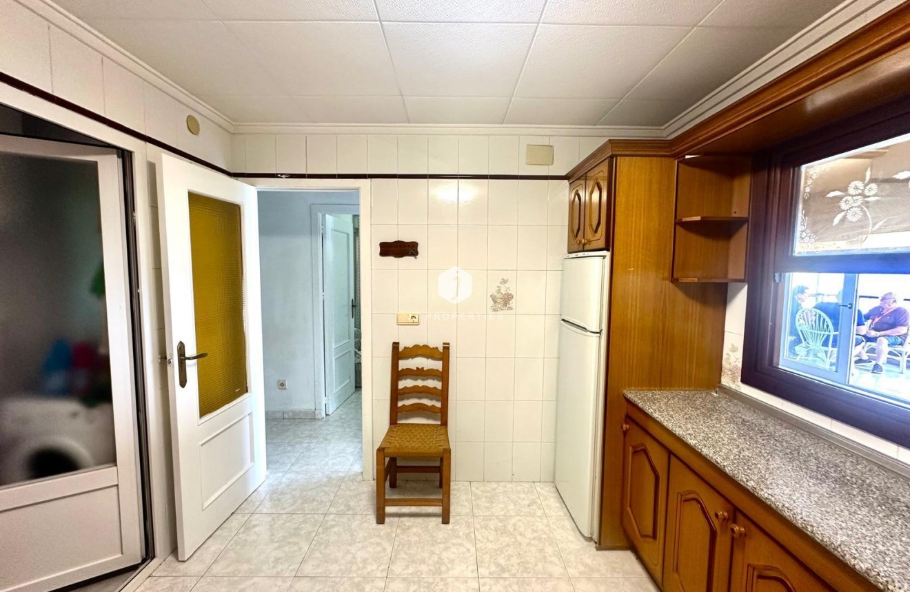 Z drugiej ręki - Mieszkanie w bloku -
Torrevieja - Centro