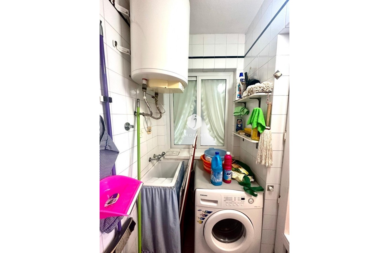 Z drugiej ręki - Mieszkanie w bloku -
Torrevieja - Centro
