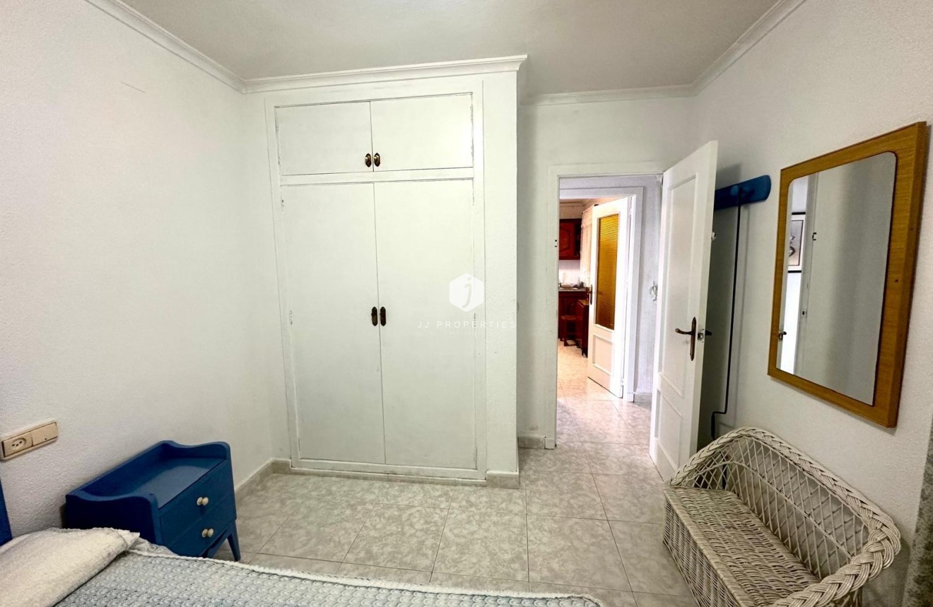 Z drugiej ręki - Mieszkanie w bloku -
Torrevieja - Centro