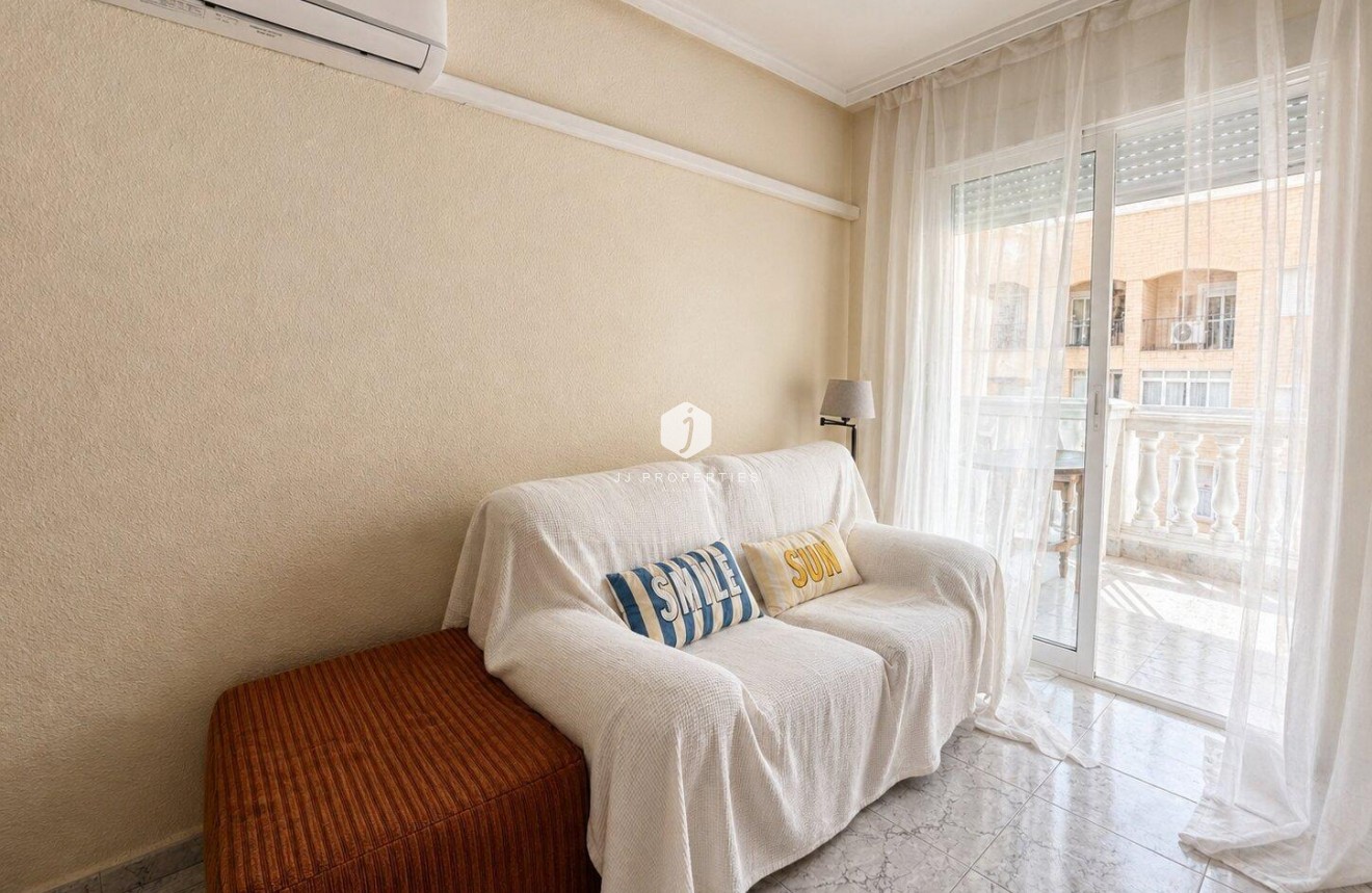 Resale - Apartment / flat -
Torrevieja - Habaneras