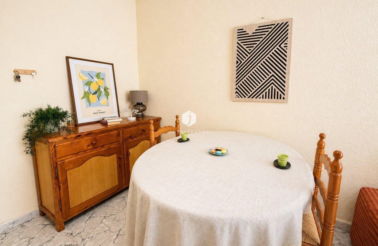 Resale - Apartment / flat -
Torrevieja - Habaneras