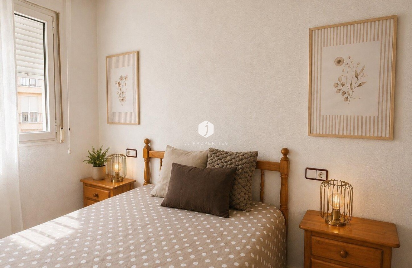 Resale - Apartment / flat -
Torrevieja - Habaneras