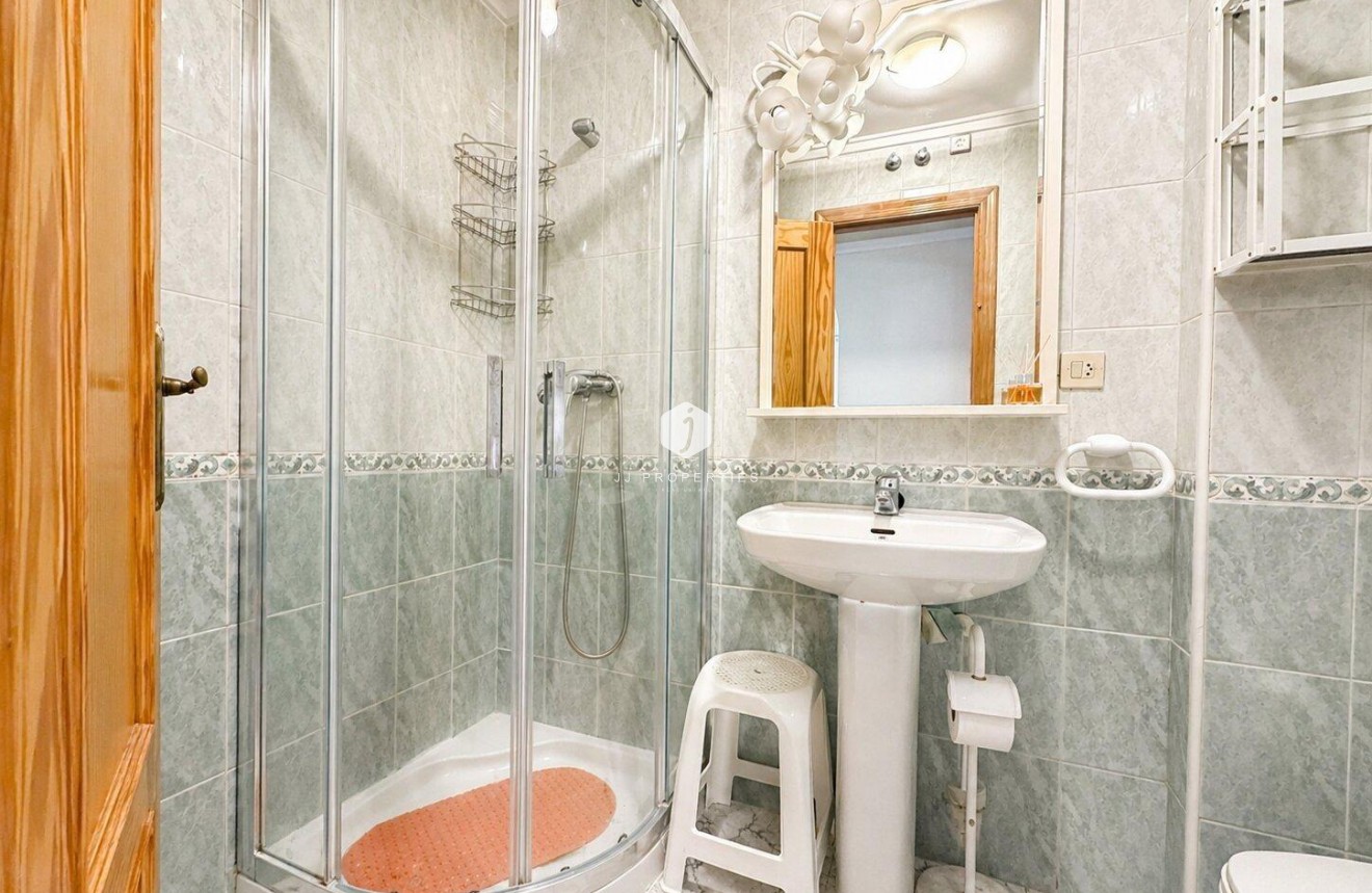Resale - Apartment / flat -
Torrevieja - Habaneras