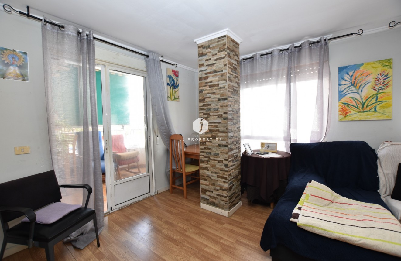 Z drugiej ręki - Mieszkanie w bloku -
Torrevieja - Costa Blanca