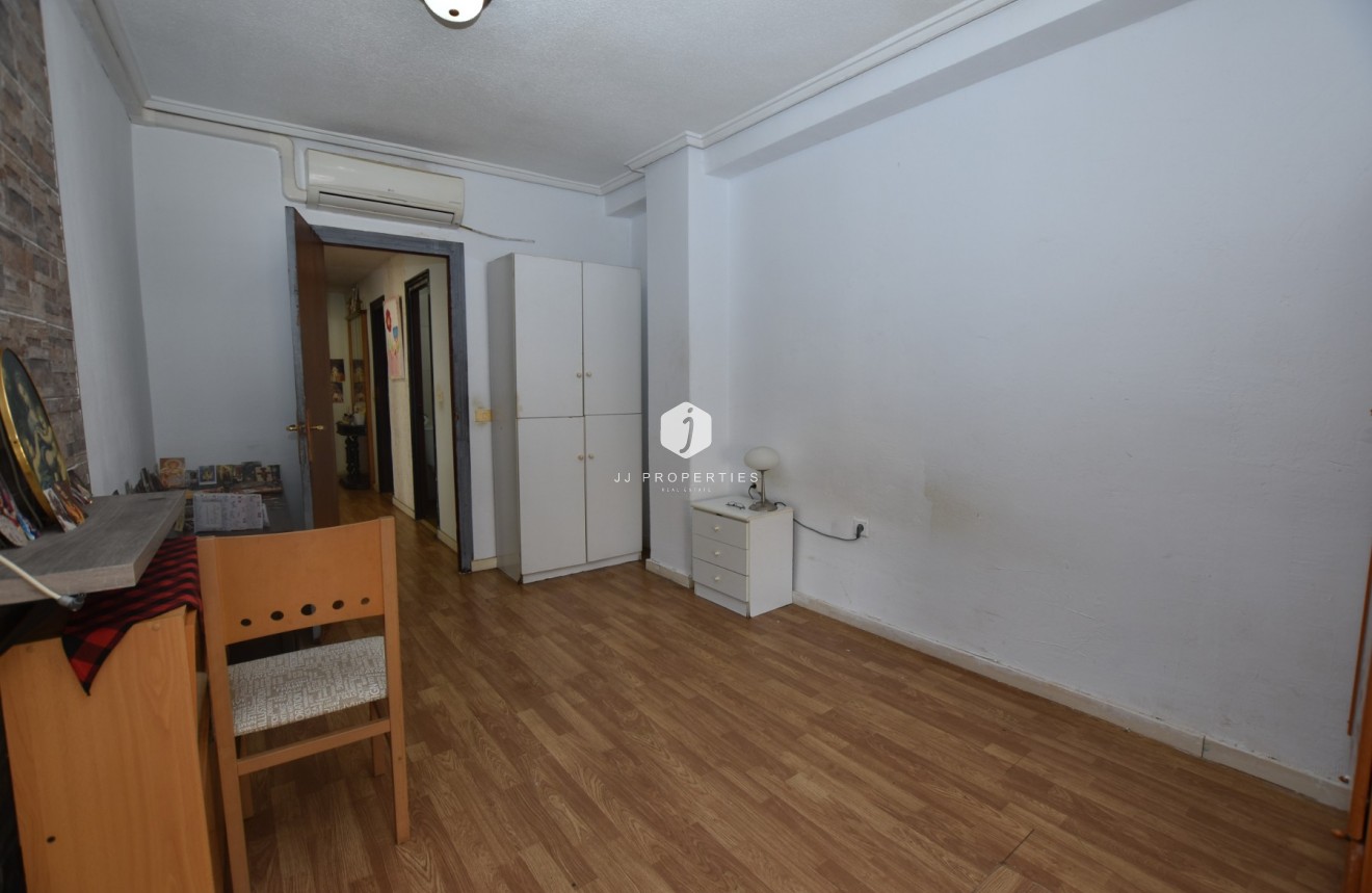 Z drugiej ręki - Mieszkanie w bloku -
Torrevieja - Costa Blanca