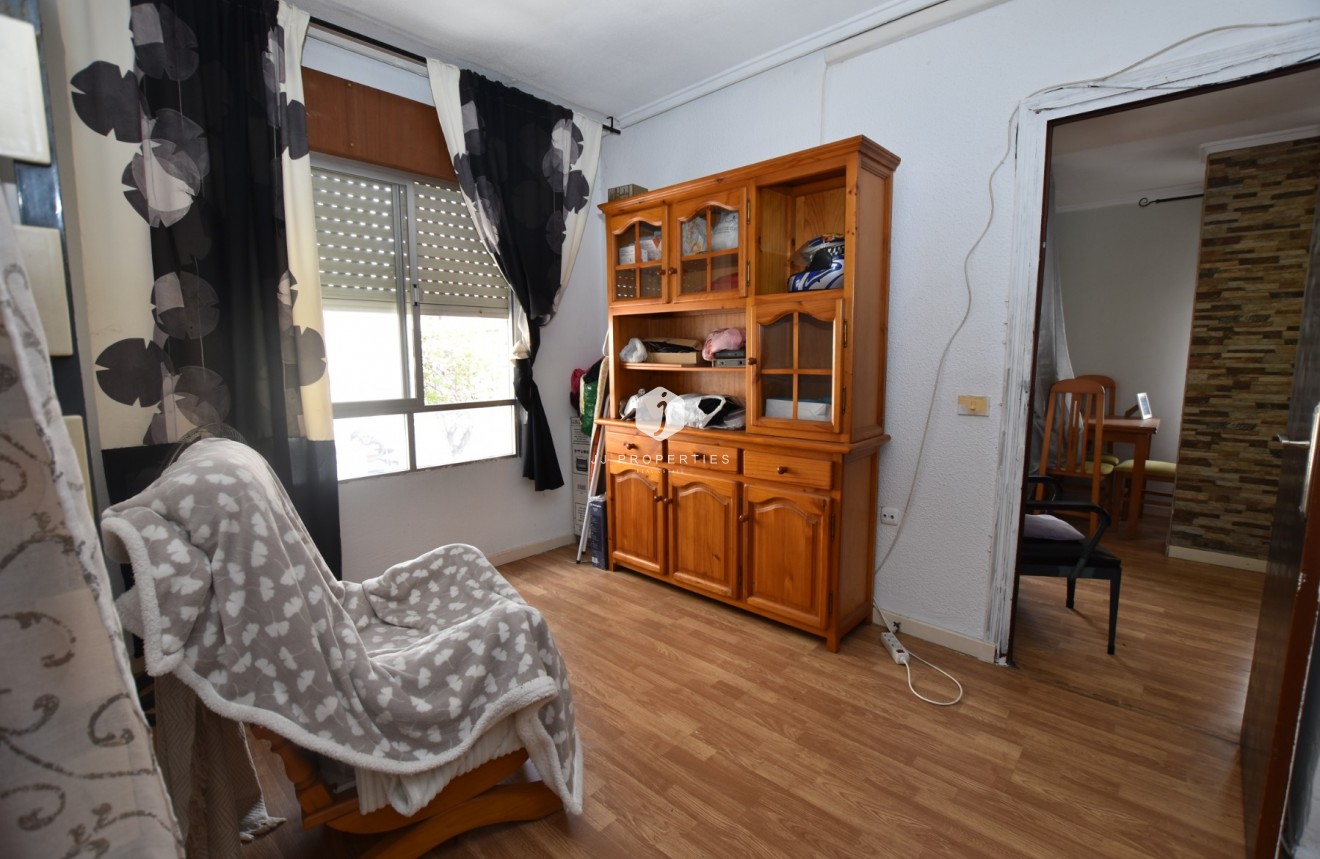 Z drugiej ręki - Mieszkanie w bloku -
Torrevieja - Costa Blanca