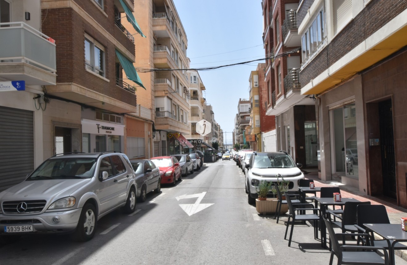 Z drugiej ręki - Mieszkanie w bloku -
Torrevieja - Costa Blanca