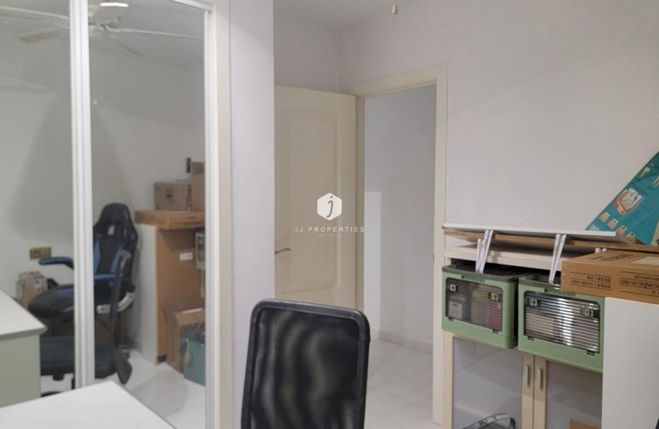 D'occasion - Appartement -
Torrevieja - Playa del Cura