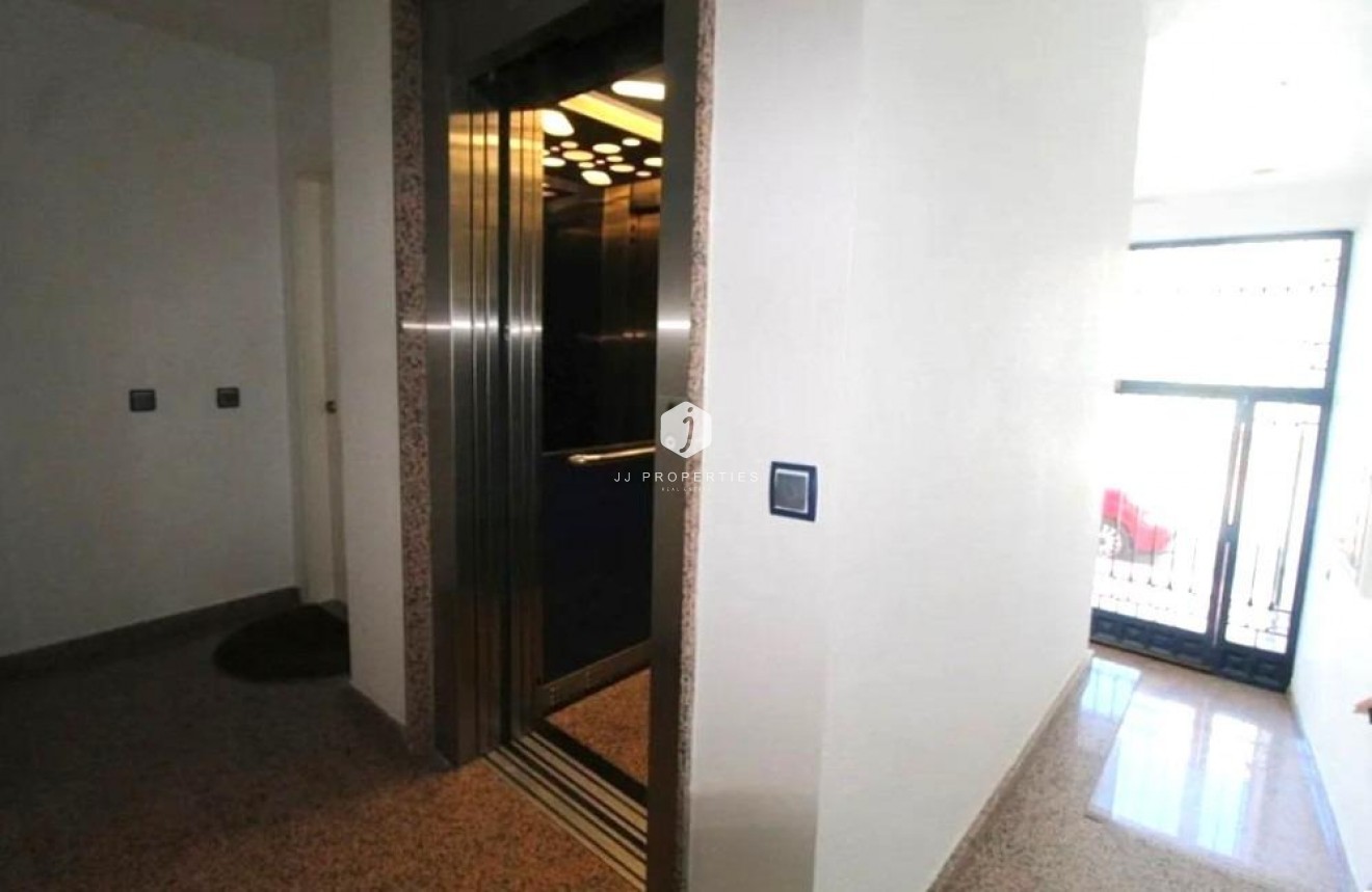 D'occasion - Appartement -
Torrevieja - Playa del Cura