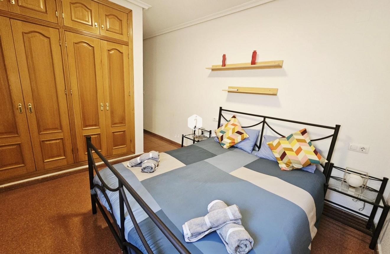 Segunda mano - Apartamento / piso -
Torrevieja - Estacion de autobuses