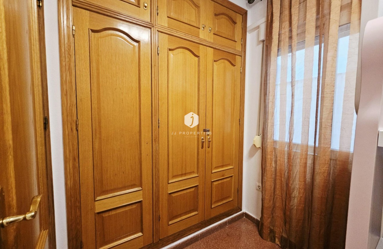 Segunda mano - Apartamento / piso -
Torrevieja - Estacion de autobuses