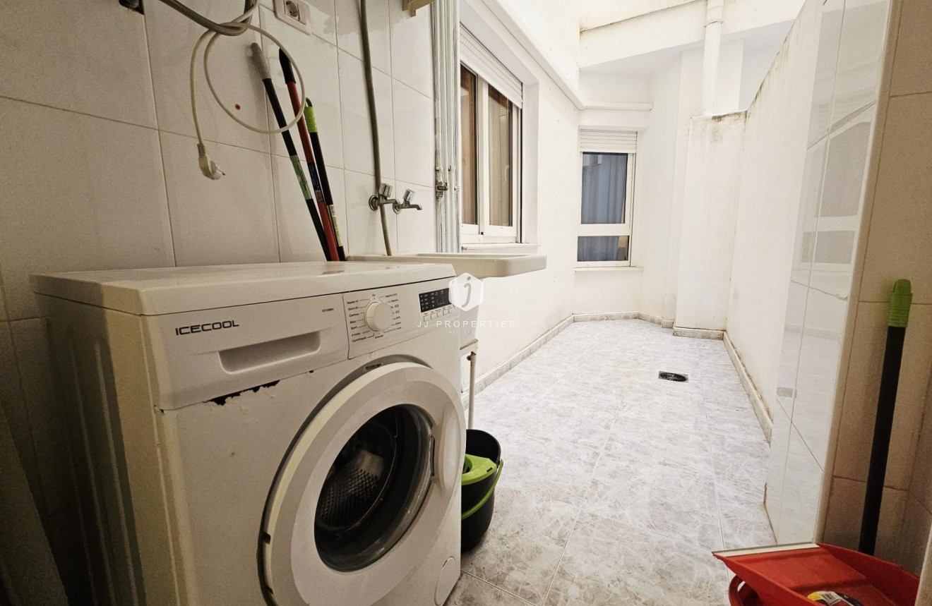 Segunda mano - Apartamento / piso -
Torrevieja - Estacion de autobuses