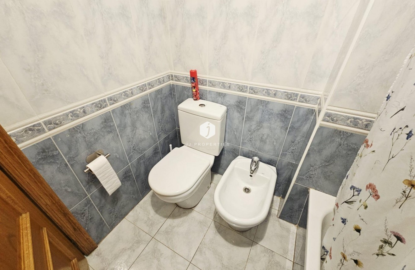 Segunda mano - Apartamento / piso -
Torrevieja - Estacion de autobuses