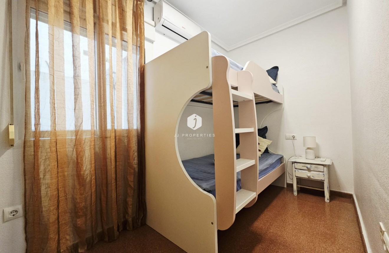 Segunda mano - Apartamento / piso -
Torrevieja - Estacion de autobuses