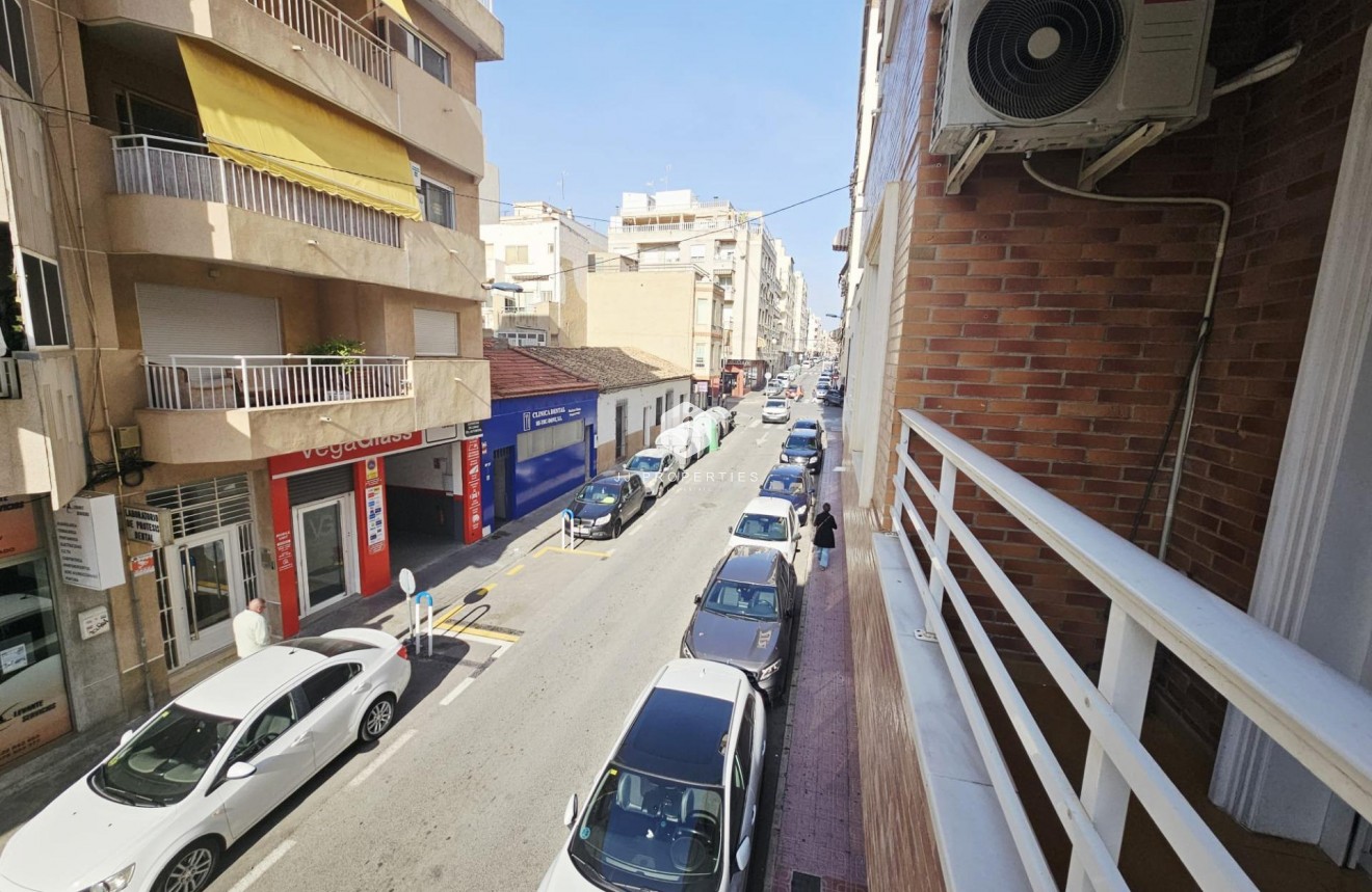 Segunda mano - Apartamento / piso -
Torrevieja - Estacion de autobuses