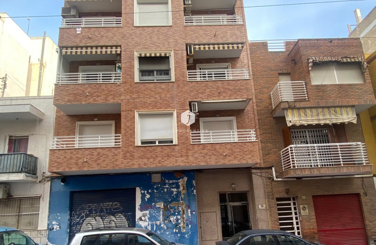 Segunda mano - Apartamento / piso -
Torrevieja - Estacion de autobuses