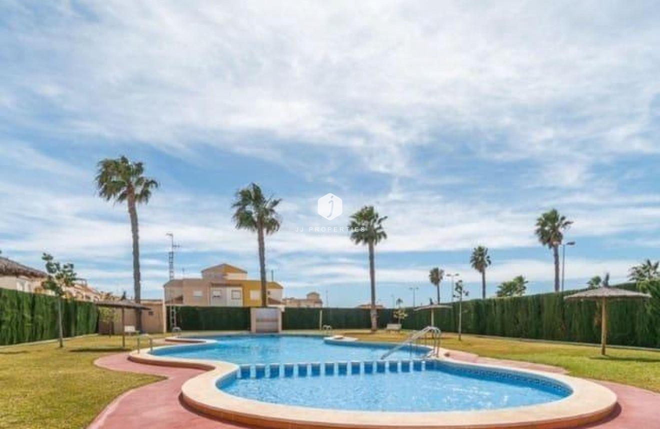 Tweedehands - Bungalow -
Torrevieja - El Limonar