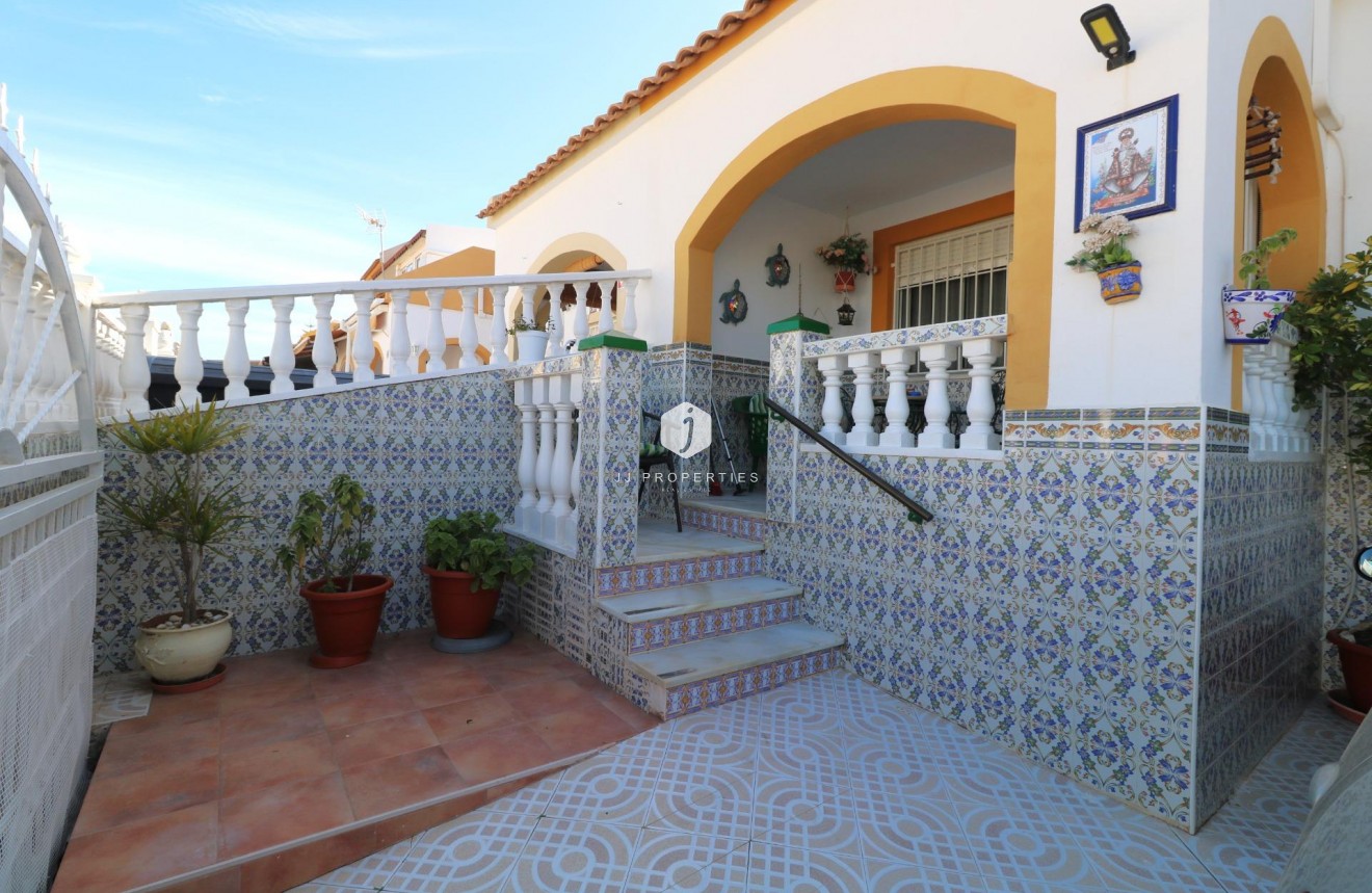 Tweedehands - Bungalow -
Torrevieja - El Limonar