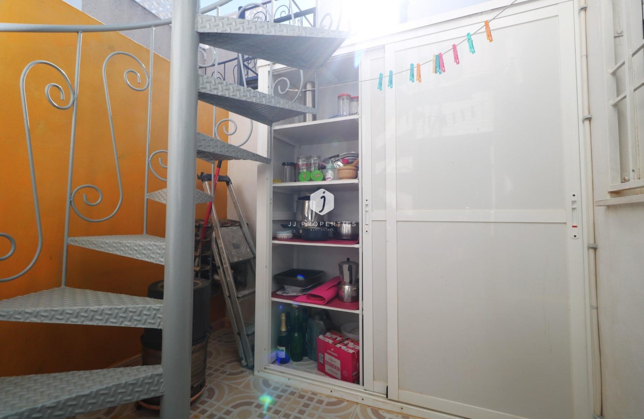 Tweedehands - Bungalow -
Torrevieja - El Limonar