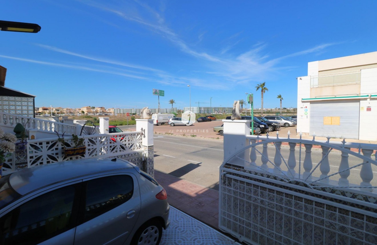 Tweedehands - Bungalow -
Torrevieja - El Limonar