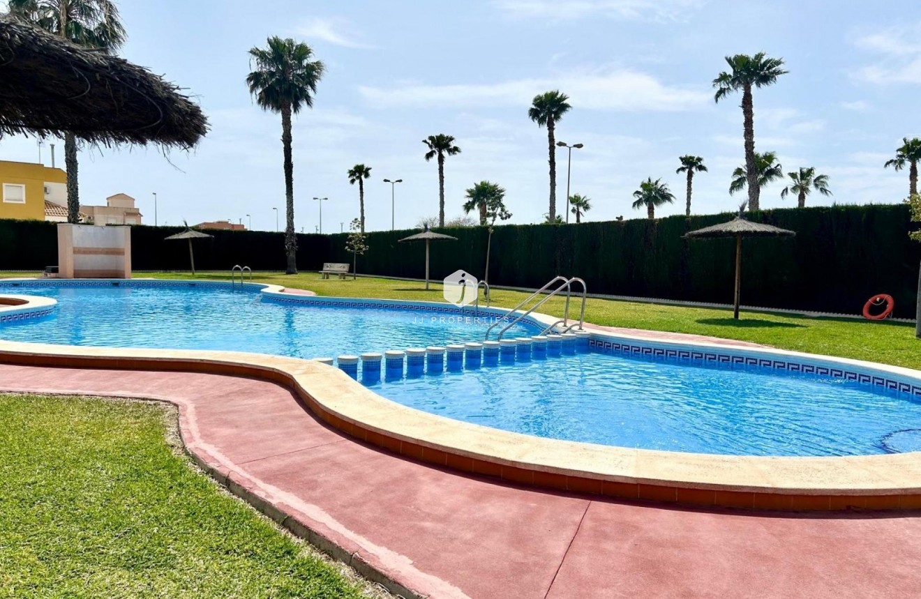 Tweedehands - Bungalow -
Torrevieja - El Limonar