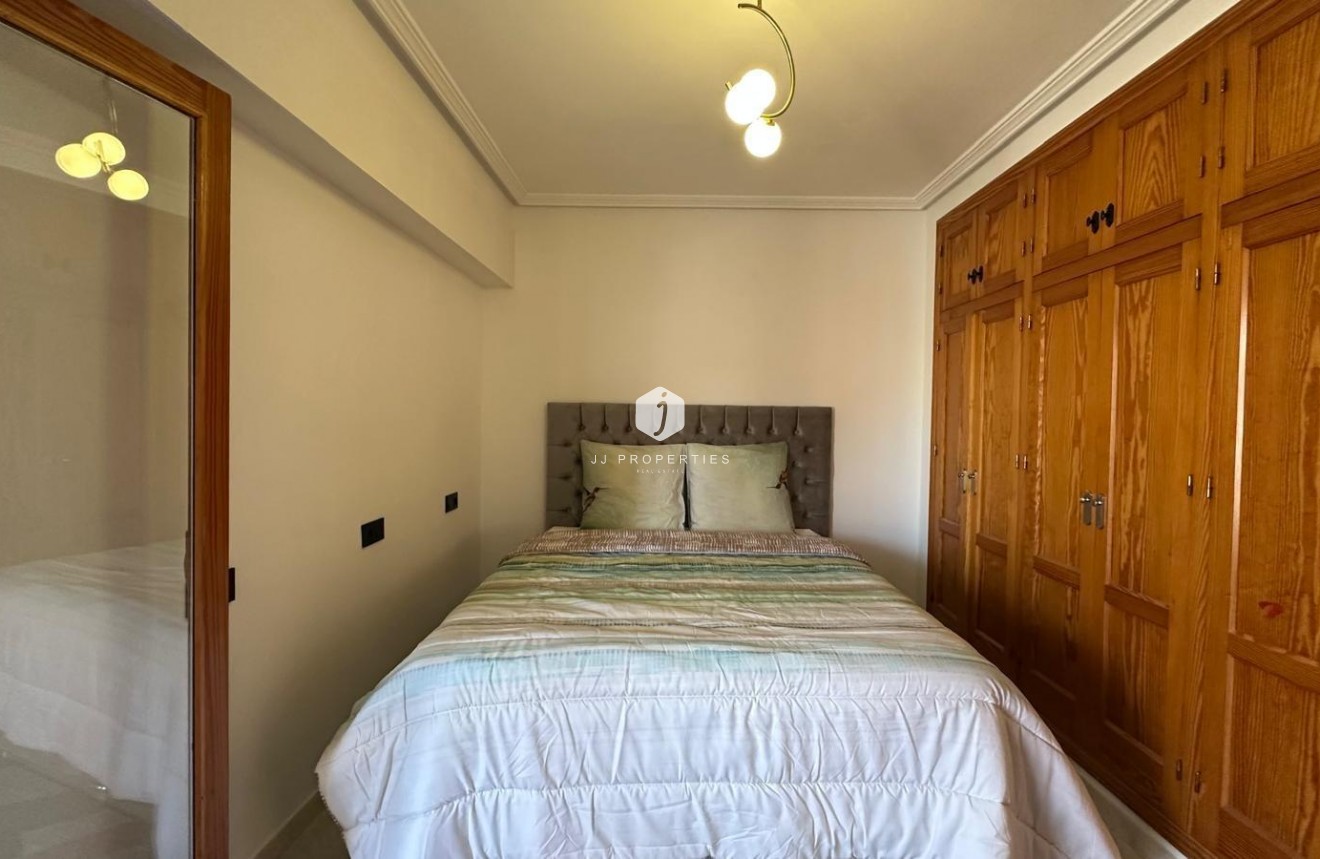 Tweedehands - Appartement / flat -
Torrevieja - Centro