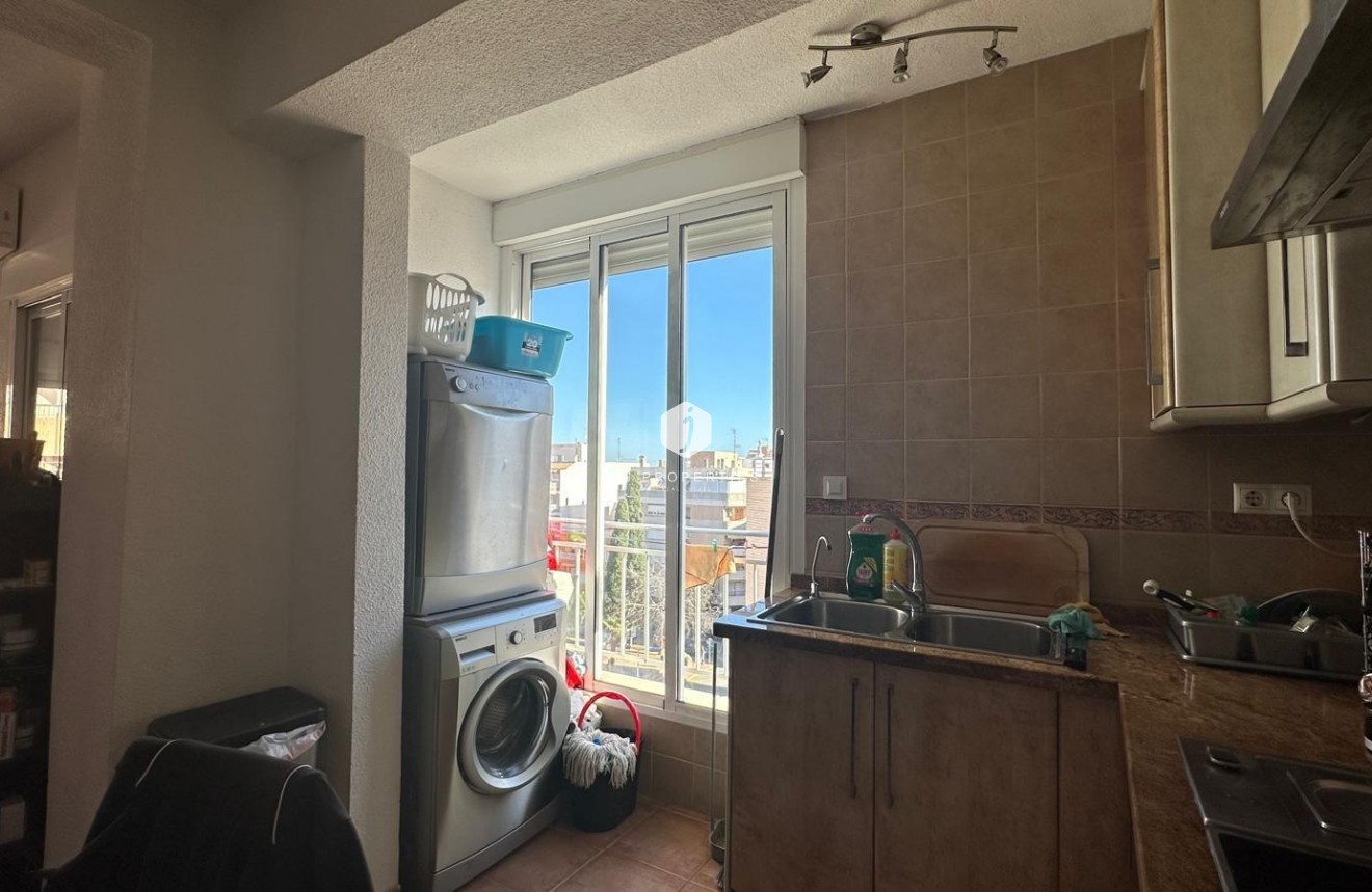Tweedehands - Appartement / flat -
Torrevieja - Estacion de autobuses