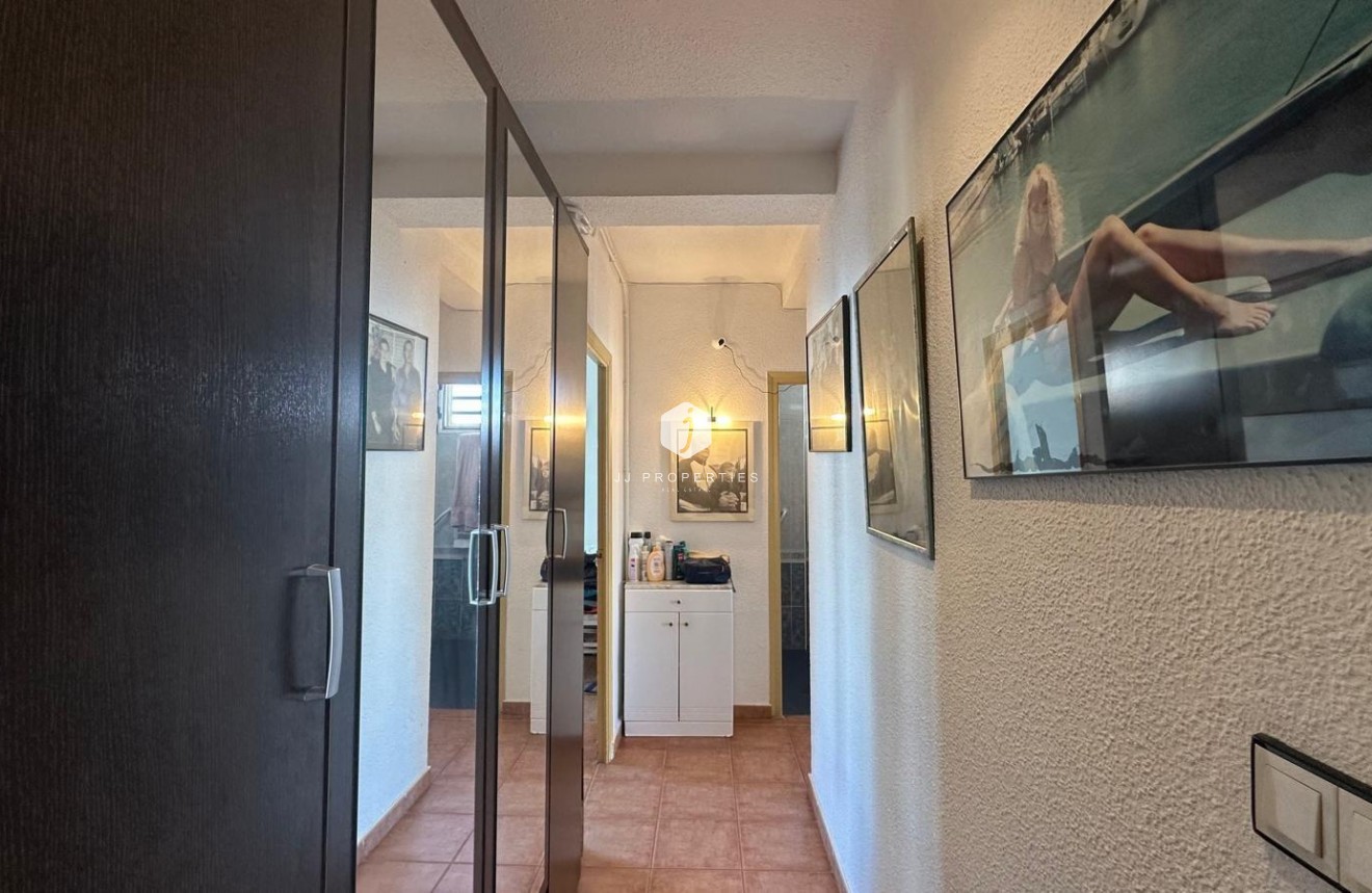 Tweedehands - Appartement / flat -
Torrevieja - Estacion de autobuses