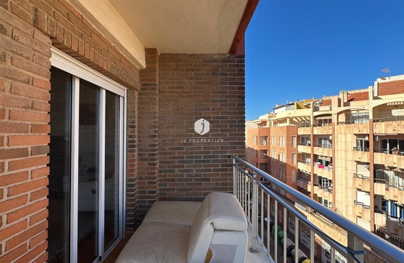 Tweedehands - Appartement / flat -
Torrevieja - Estacion de autobuses