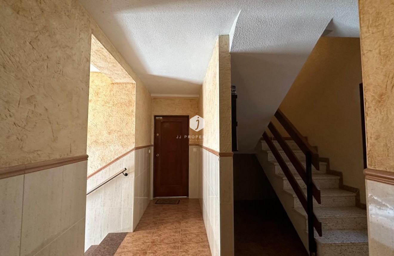 Tweedehands - Appartement / flat -
Torrevieja - Estacion de autobuses