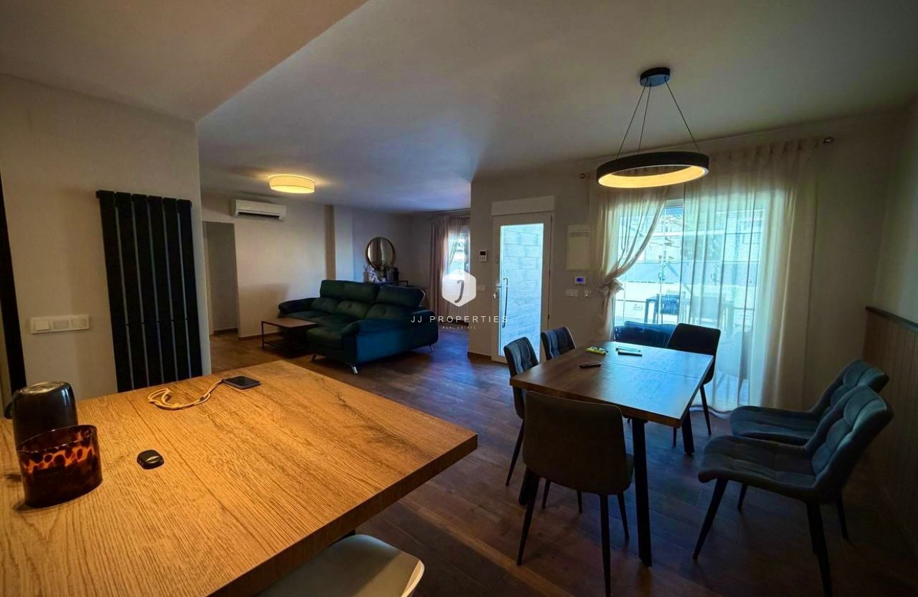 Z drugiej ręki - Villa -
Los Balcones - Barrio Los Balcones - Los Altos del Edén