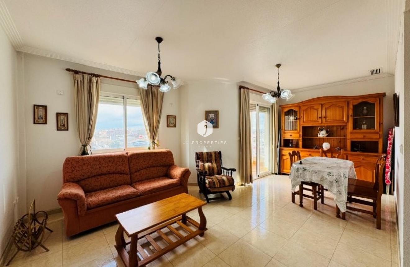 Z drugiej ręki - Mieszkanie w bloku -
Torrevieja - Costa Blanca