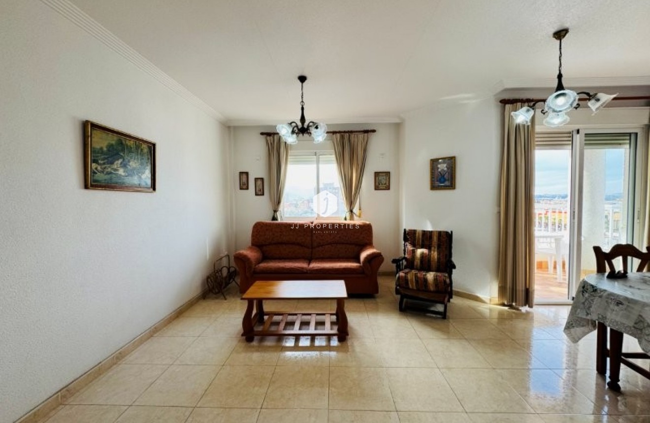 Z drugiej ręki - Mieszkanie w bloku -
Torrevieja - Costa Blanca
